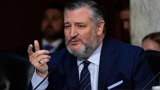 Sen. Ted Cruz, R-Texas, speaks to FBI Director Kash Patel as he appears before the Senate Judiciary Committee for his first oversight hearing, Tuesday, Sept. 16, 2025, at the Capitol in Washington. (AP Photo/Julia Demaree Nikhinson)