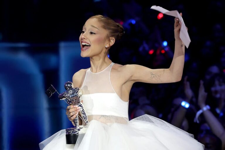 Ariana Grande at the MTV awards 2025