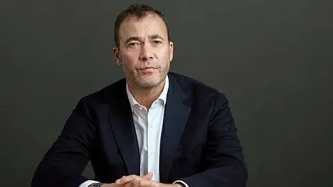 Lewis thanked Post owner Jeff Bezos “for his support and leadership”. | X/@OsiOsint1