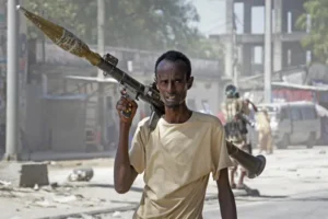 Heavy fighting erupts in Somalia’s Qansahdhere as opposition claim control | Abdi Warsameh/AP