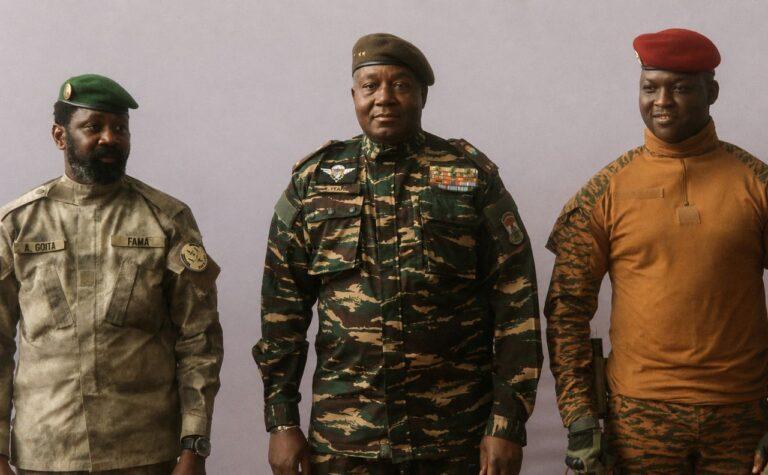 From left to right: Assimi Goïta, Abdourahamane Tchiani and Ibrahim Traoré pose during a meeting of Sahel alliance leaders.