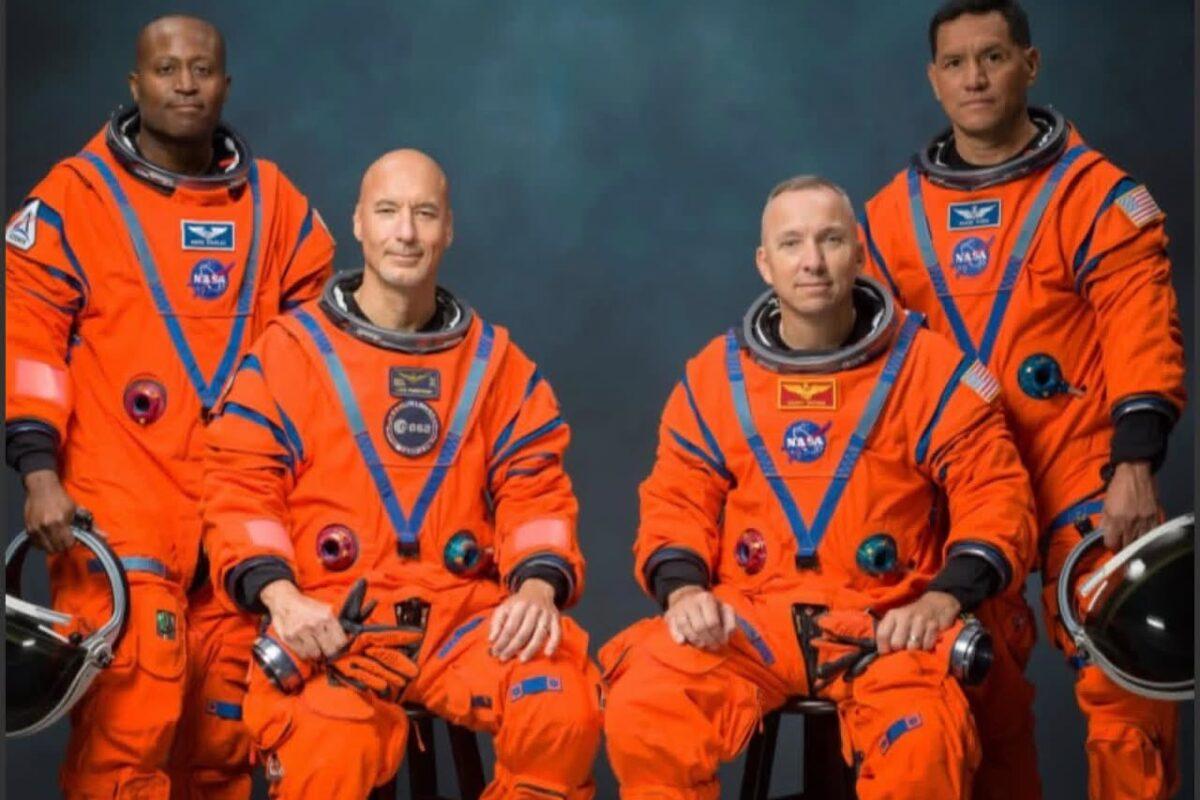NASA Names Four Astronauts for Artemis III Moon Return in 2027